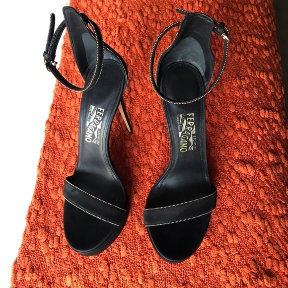 Ferragamo Suede Platform sandals size 9.5 - Picture 13 of 14